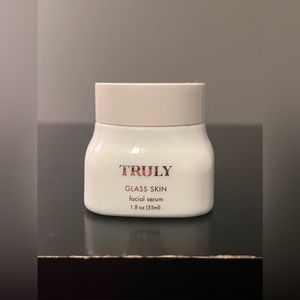 BRAND NEW TRULY BEAUTY- Glass Skin Serum